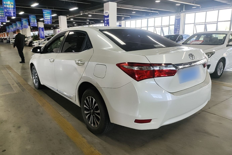 Toyota Corolla 2017 #5 Toyota Corolla 2017 car image #5
