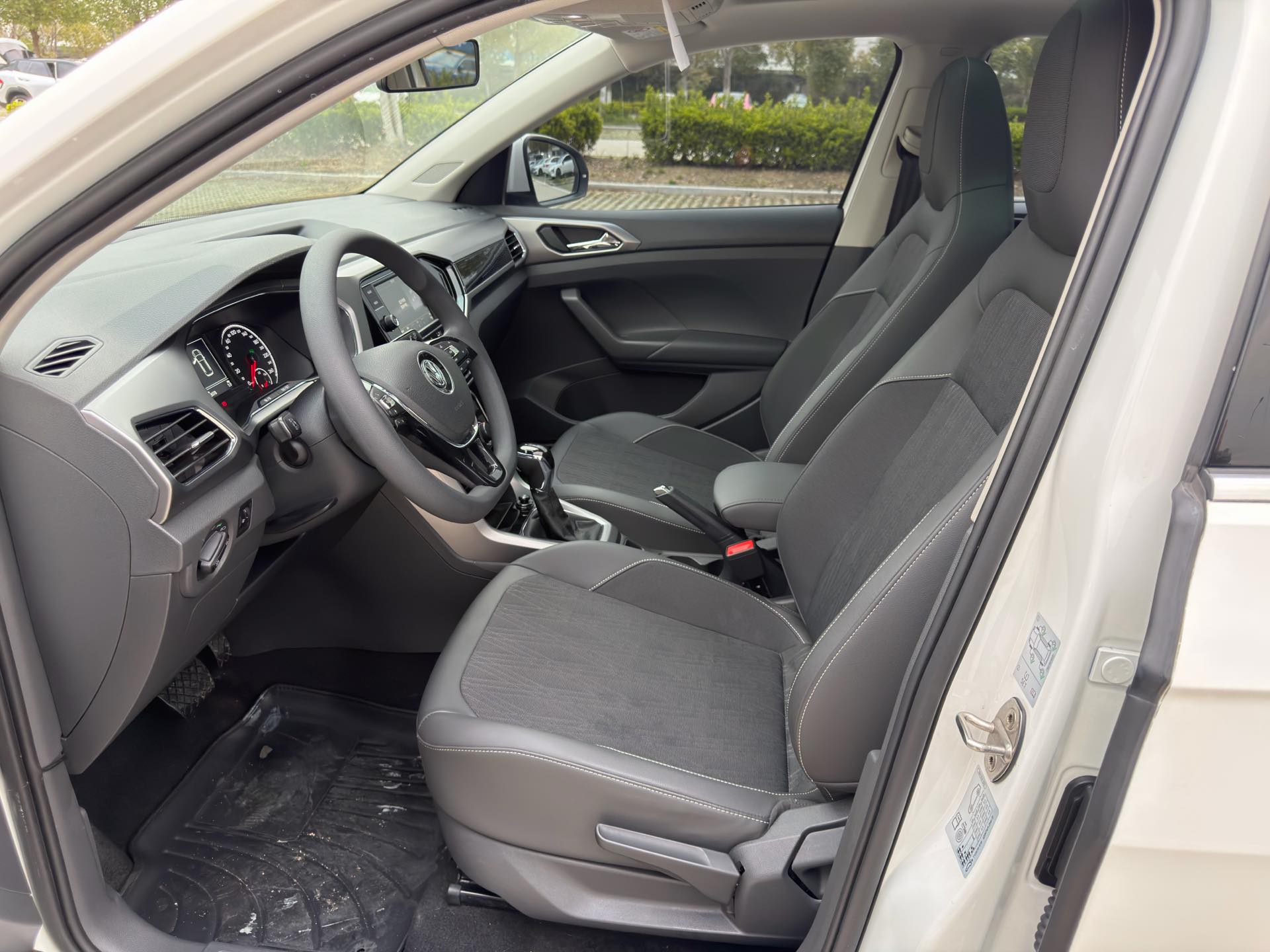 Volkswagen T-Cross 2020 image de voiture #7