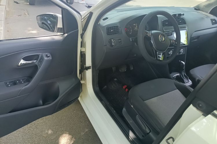 Volkswagen Polo 2016 #12 Volkswagen Polo 2016 car image #12