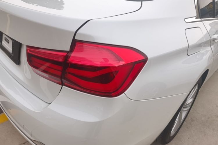 BMW 3 Series 2017 car image #8