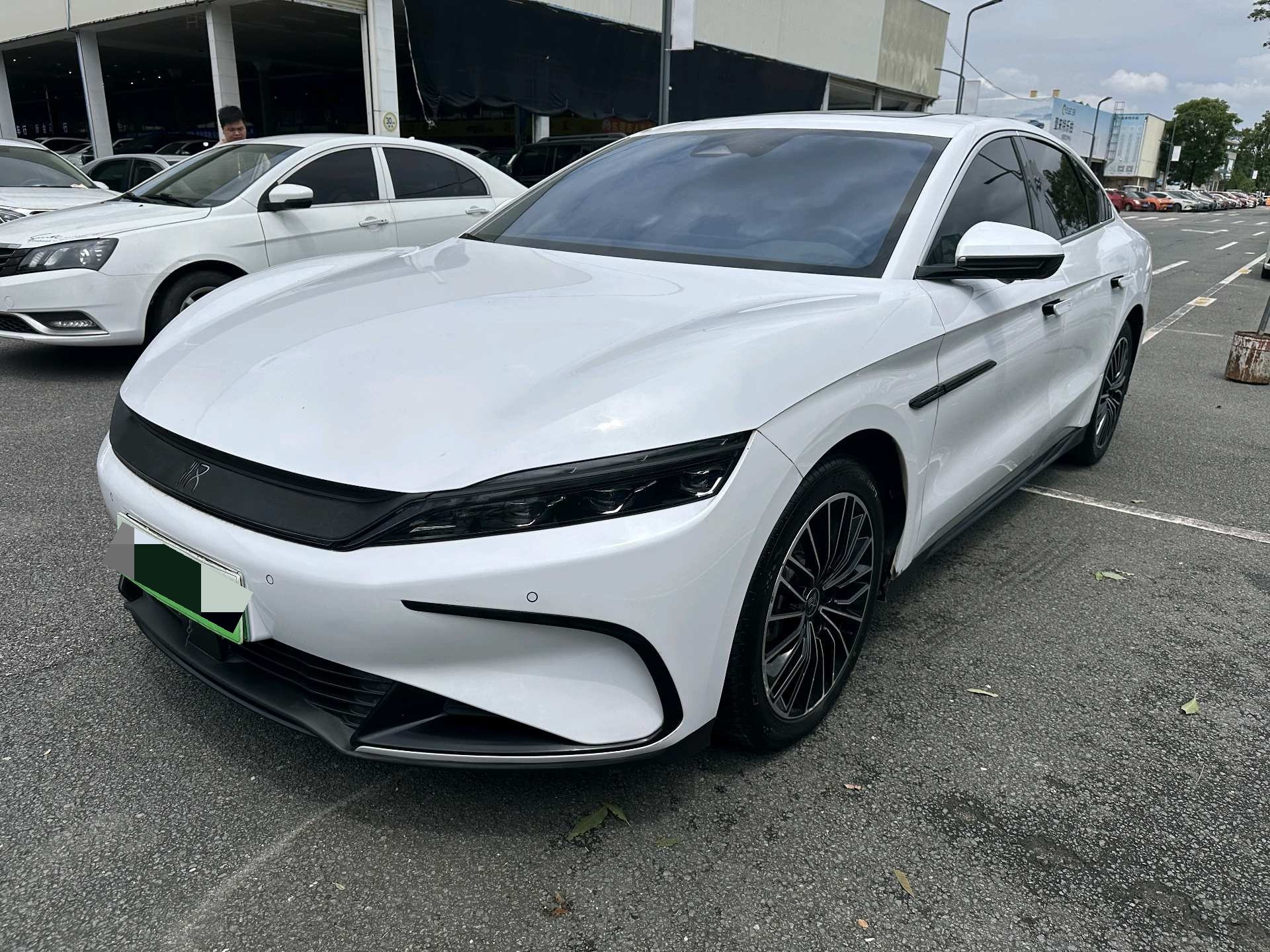 BYD Han 2023 car image 
