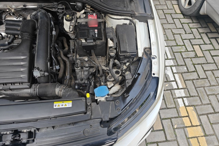 Volkswagen Golf 2021 car image #25