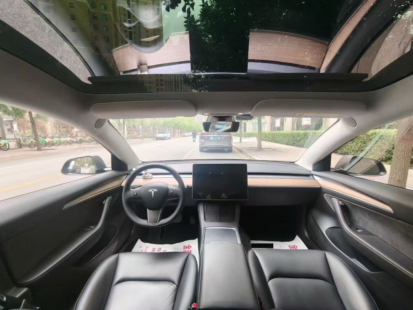 Tesla Model 3 2023 car image #4