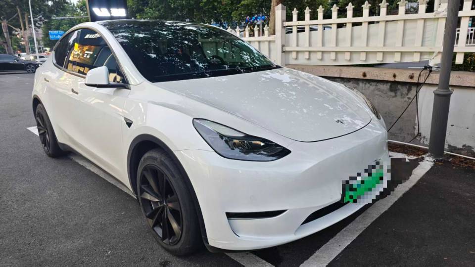 Tesla Model Y 2021 #5 Tesla Model Y 2021 car image #5