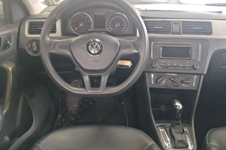 Volkswagen Santana 2017 car image #11