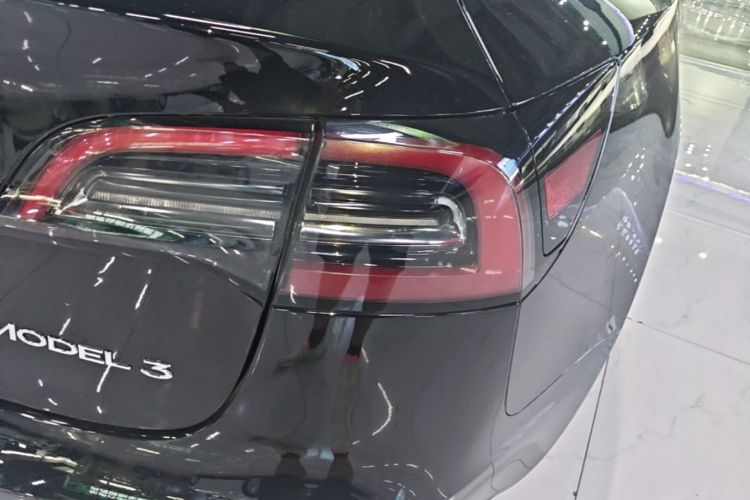 Tesla Model 3 2022 car image #8