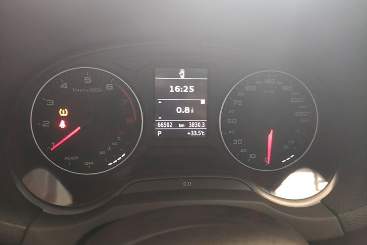 Audi A3 2016 car image #12