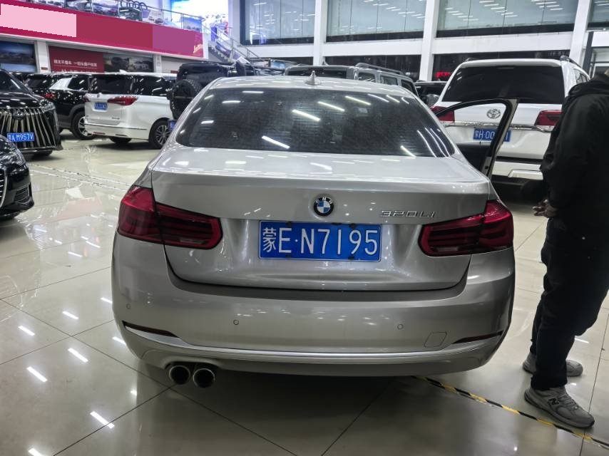 BMW 3 Series 2018 imagem de carro #7