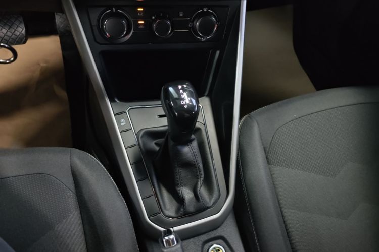 Volkswagen Polo 2022 car image #18