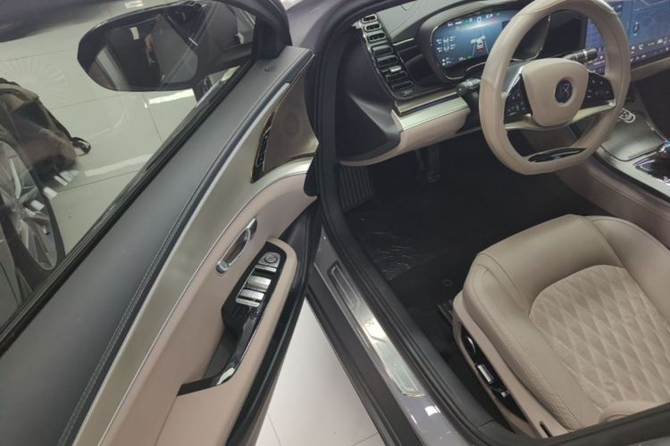 BYD Han 2024 immagine di auto #12
