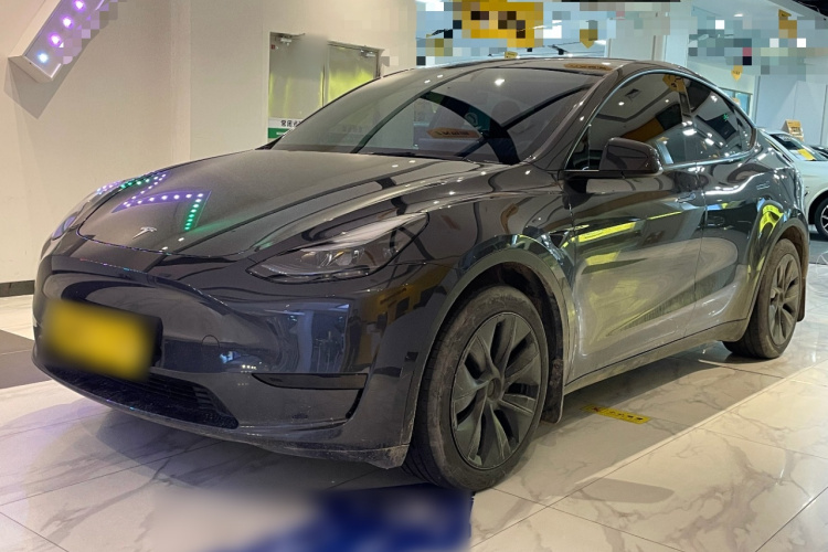 Tesla Model Y 2024 #2 Tesla Model Y 2024 car image #2