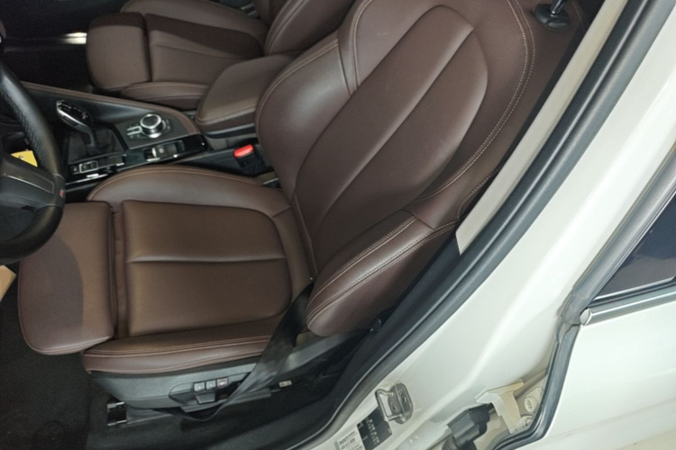 BMW X1 2020 car image #15