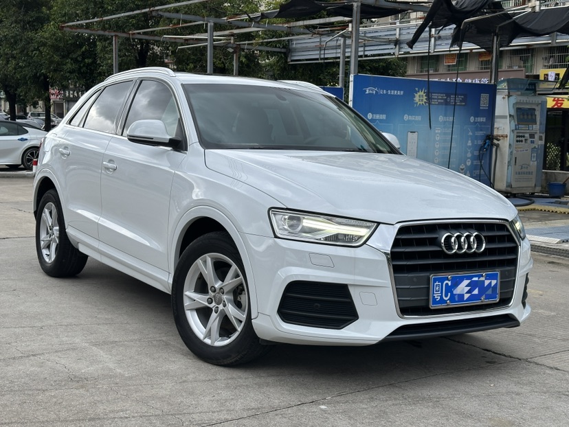 Audi Q3 2017 car image #3