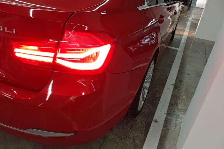 BMW 3 Series 2018 #8 BMW 3 Series 2018 car image #8