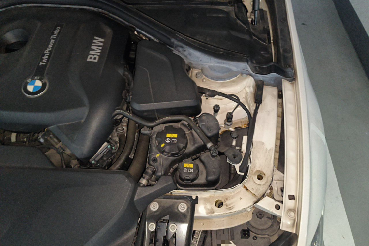 BMW 3 Series 2018 #29 BMW 3 Series 2018 car image #29