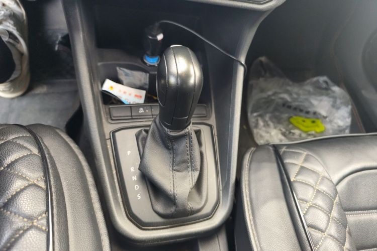 Volkswagen Santana 2021 car image #16