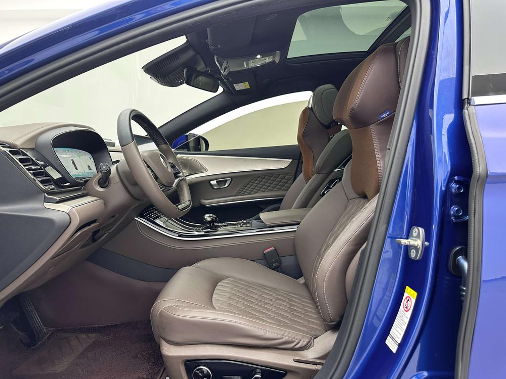 BYD Han 2022 car image #25