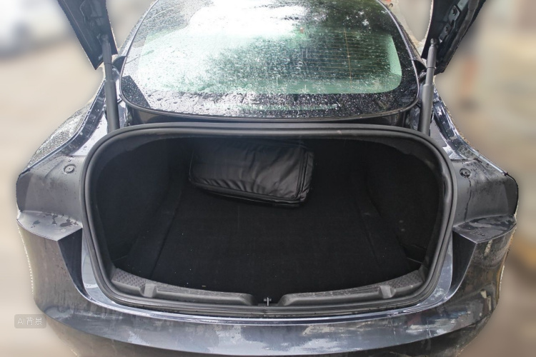 Tesla Model 3 2025 car image #21