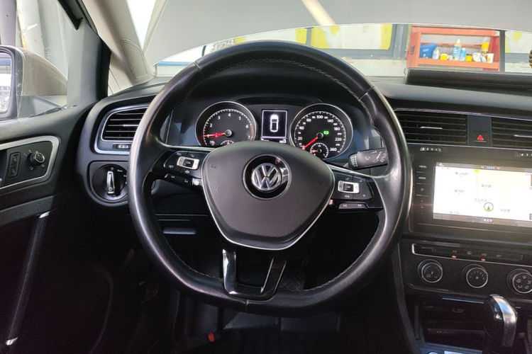Volkswagen Golf 2020 #11 Volkswagen Golf 2020 car image #11