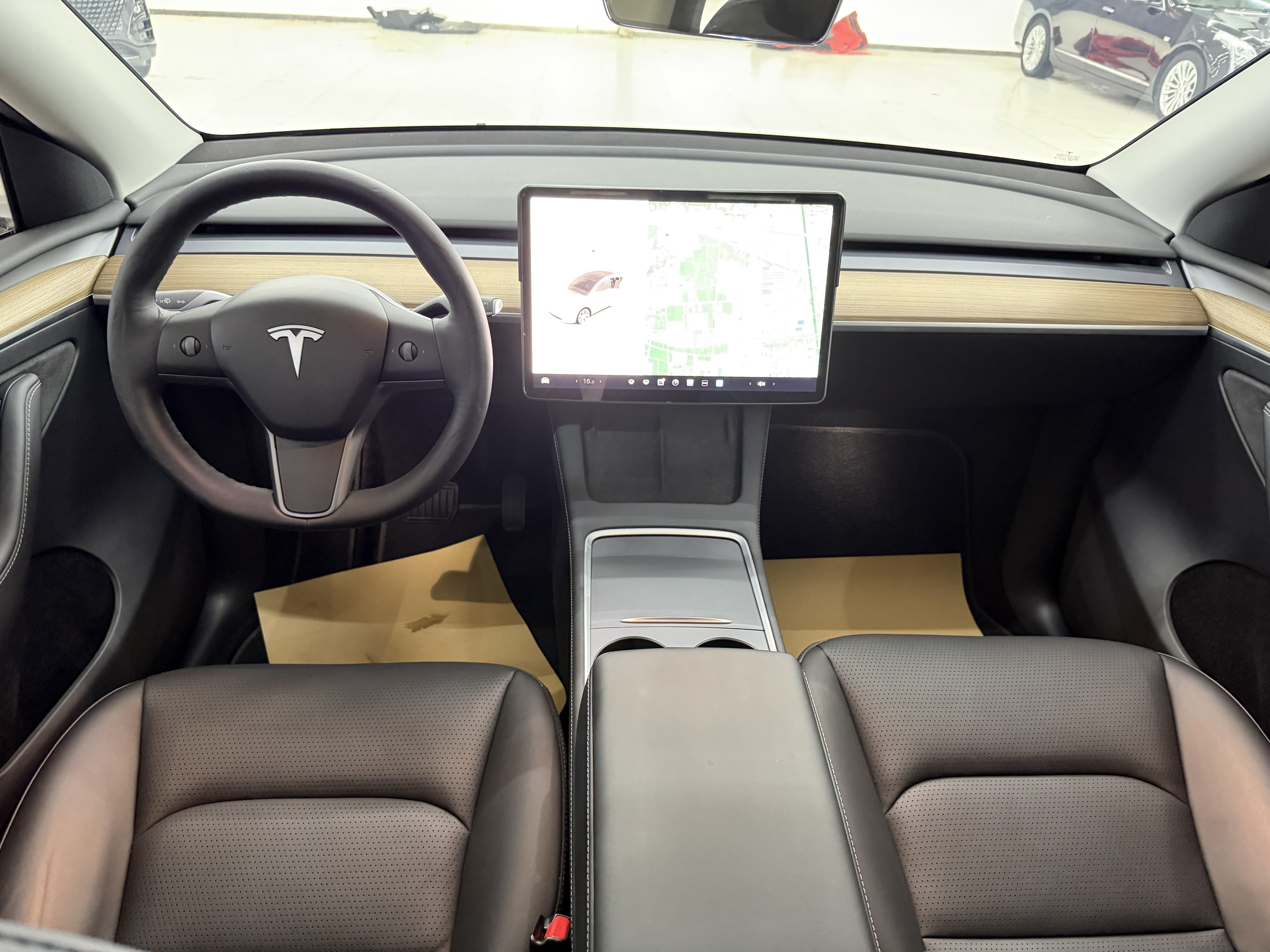 Tesla Model Y 2021 car image #6