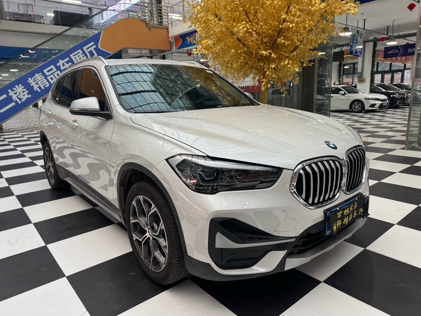 BMW X1 2022 BMW X1 2022 immagine di auto