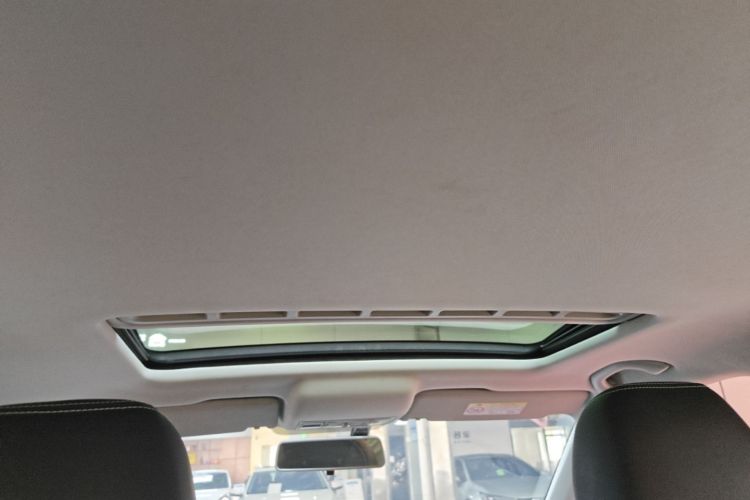Skoda Rapid 2018 image de voiture #18