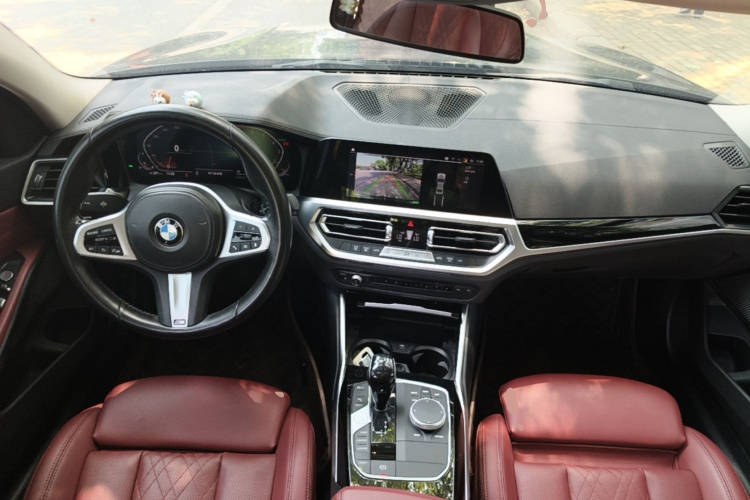 BMW 3 Series 2022 car image #10