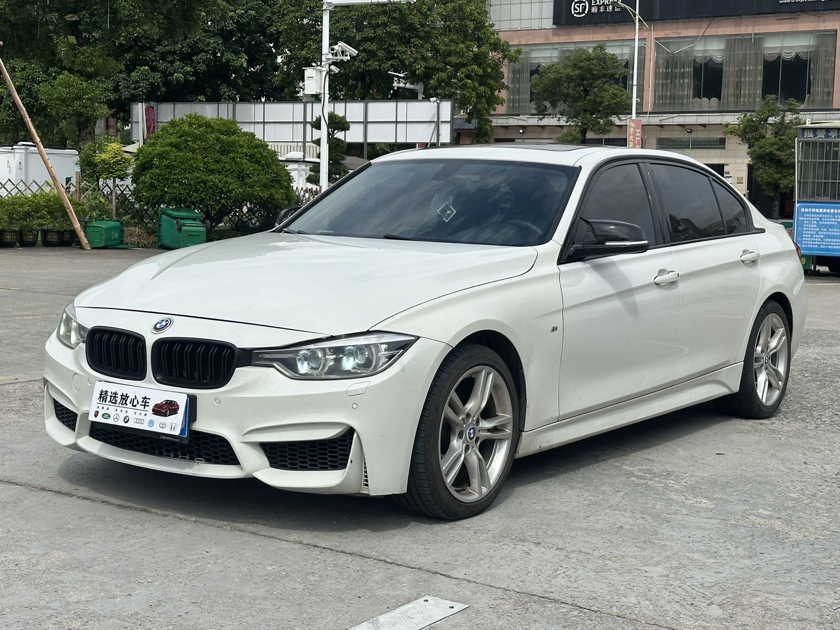 BMW 3 Series 2018 car image #2