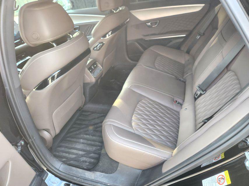 BYD Han 2023 immagine di auto #9