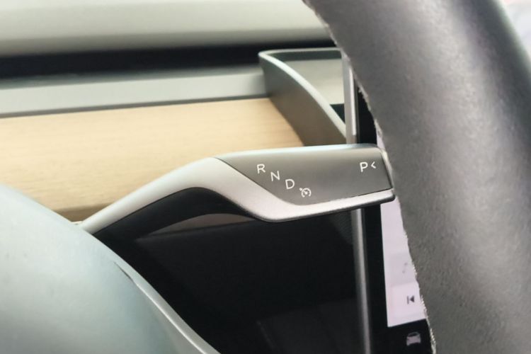 Tesla Model Y 2023 #18 Tesla Model Y 2023 car image #18
