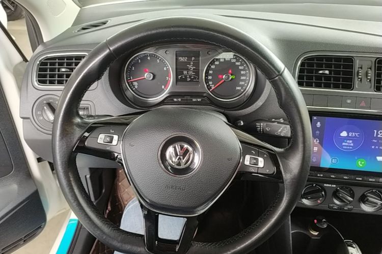 Volkswagen Polo 2016 #11 Volkswagen Polo 2016 car image #11