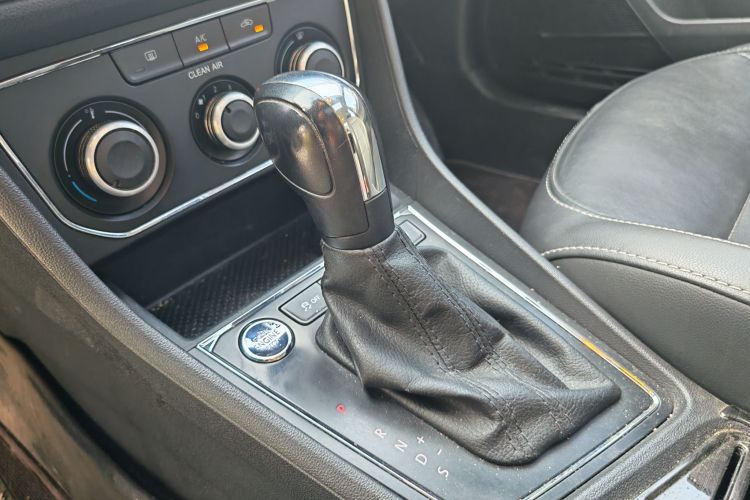 Volkswagen Lavida 2017 car image #14