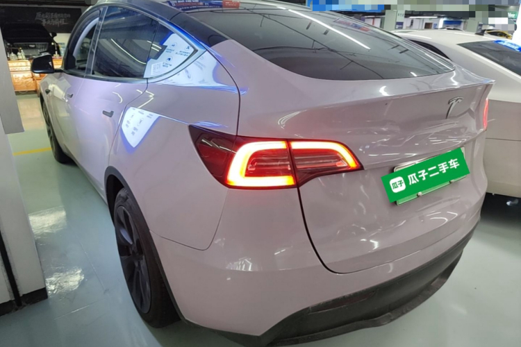 Tesla Model Y 2023 #7 Tesla Model Y 2023 car image #7