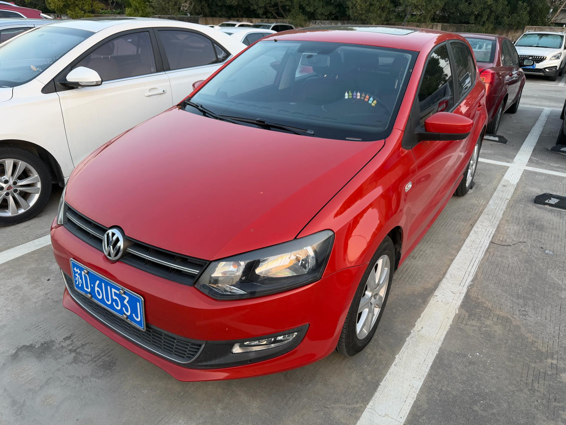 Volkswagen Polo 2011 car image 