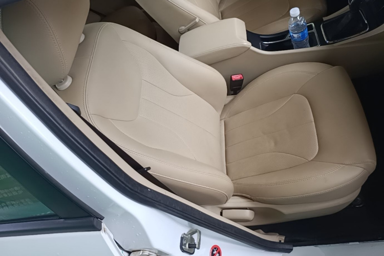 GEELY Emgrand 2017 #24 GEELY Emgrand 2017 car image #24