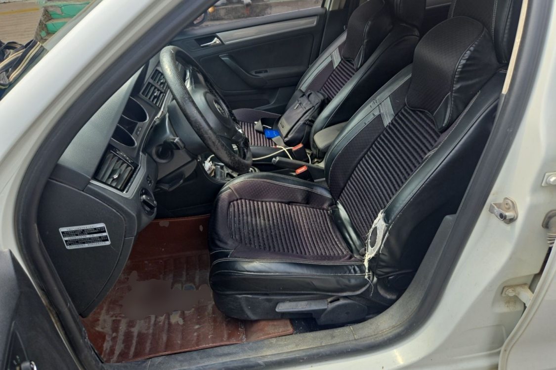 Volkswagen Bora 2015 car image #20