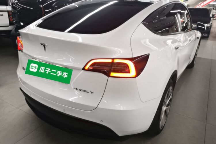 Tesla Model Y 2022 #7 Tesla Model Y 2022 car image #7