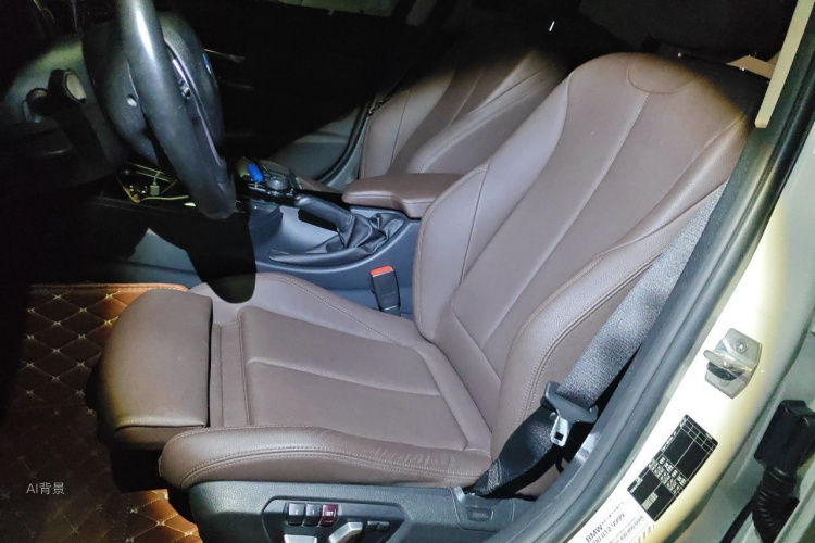BMW 3 Series 2018 car image #17