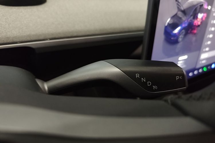 Tesla Model Y 2023 #14 Tesla Model Y 2023 car image #14