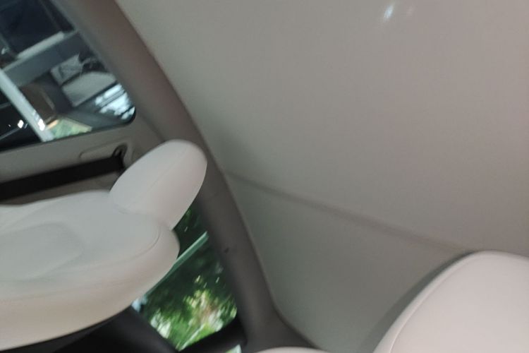 Tesla Model Y 2022 #18 Tesla Model Y 2022 car image #18