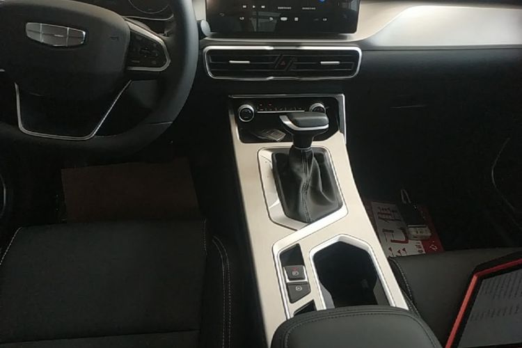 GEELY Coolray 2024 car image #14