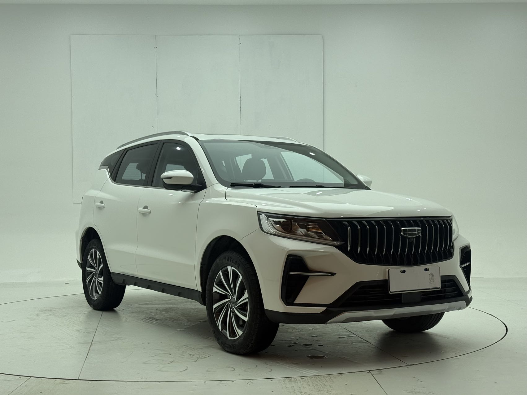 GEELY Vision X6 2023 car image #3
