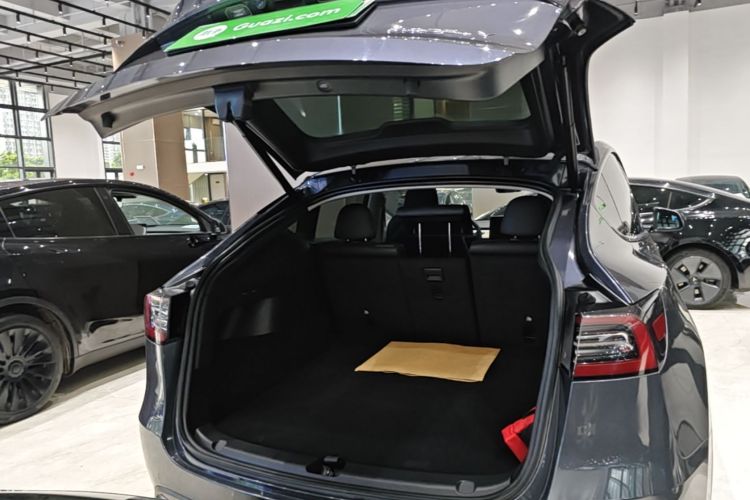 Tesla Model Y 2023 #19 Tesla Model Y 2023 car image #19
