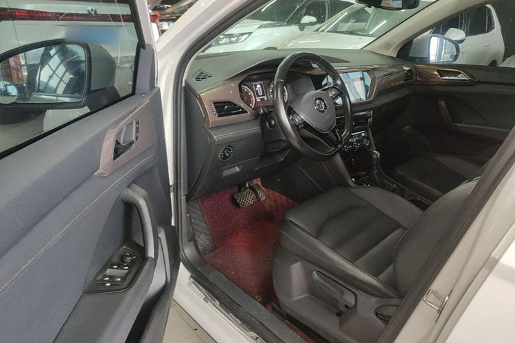 Volkswagen Tharu 2019 #16 Volkswagen Tharu 2019 car image #16