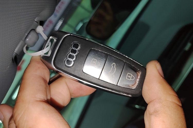 Audi Q3 2023 car image #14