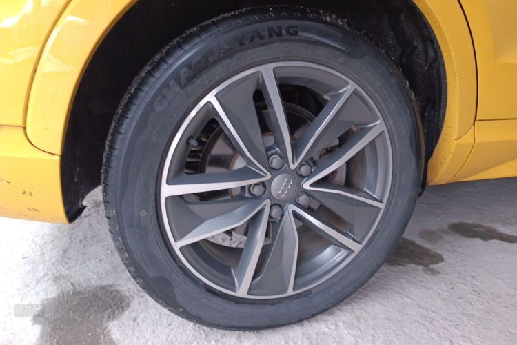 Audi Q3 2016 car image #9