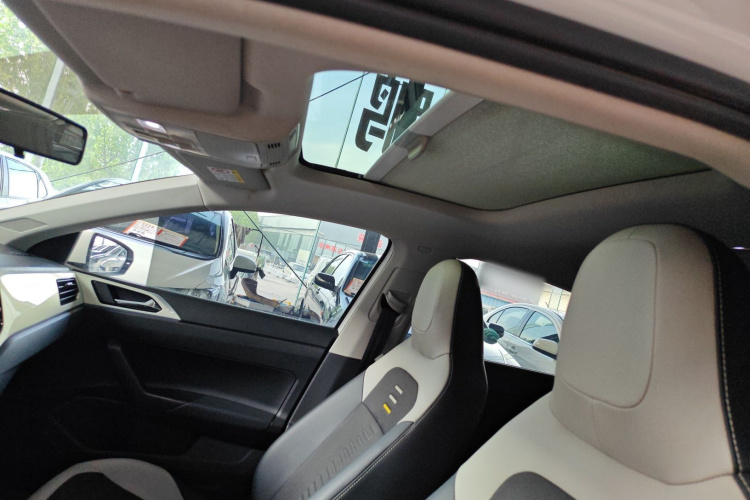 Volkswagen Polo 2020 car image #12