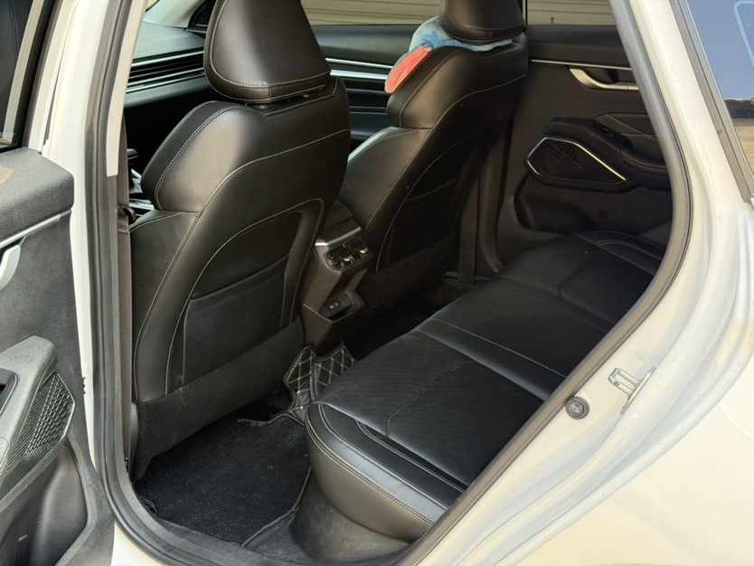 GEELY Emgrand 2023 #8 GEELY Emgrand 2023 car image #8