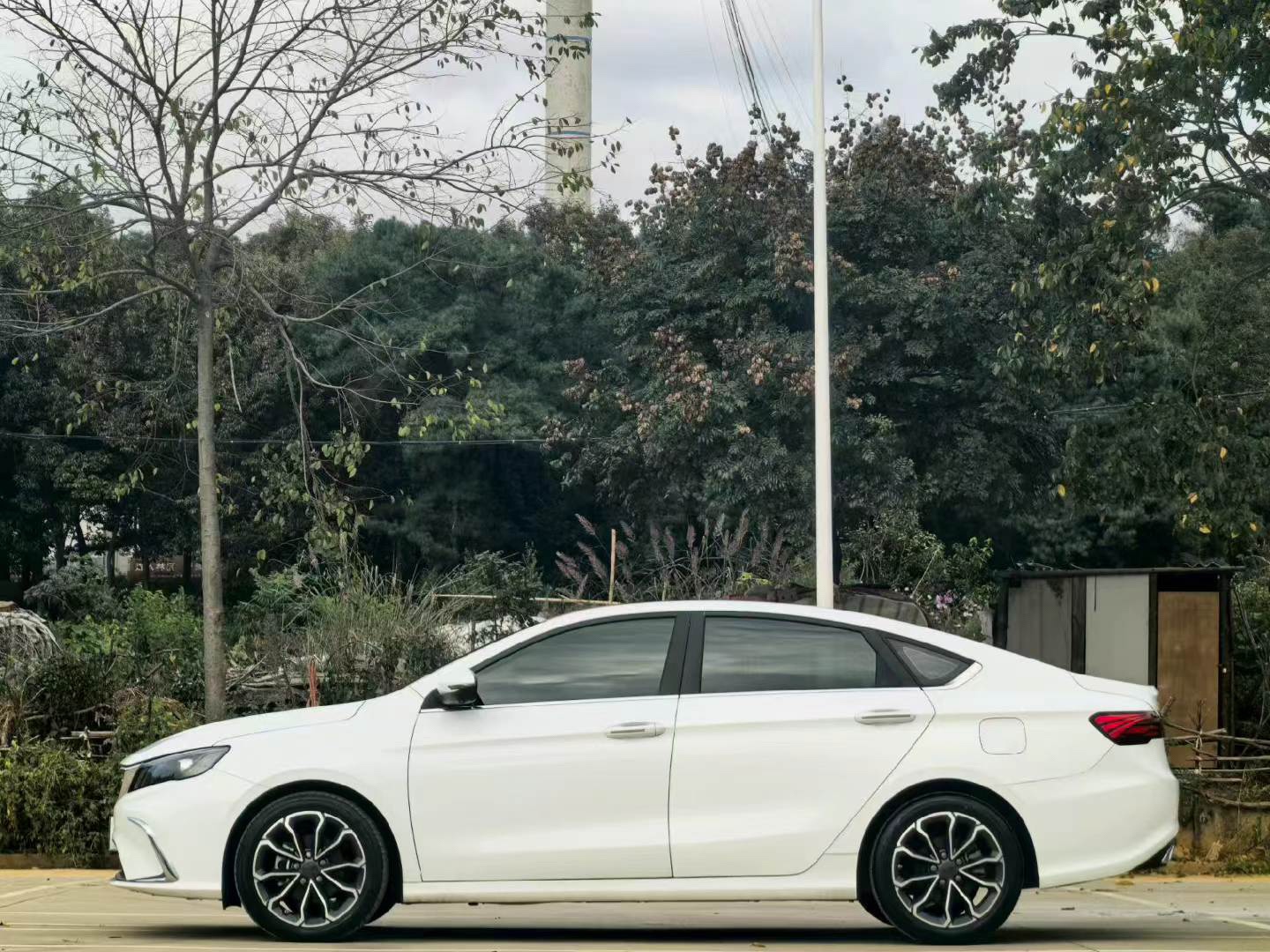GEELY Binray 2022 car image #8