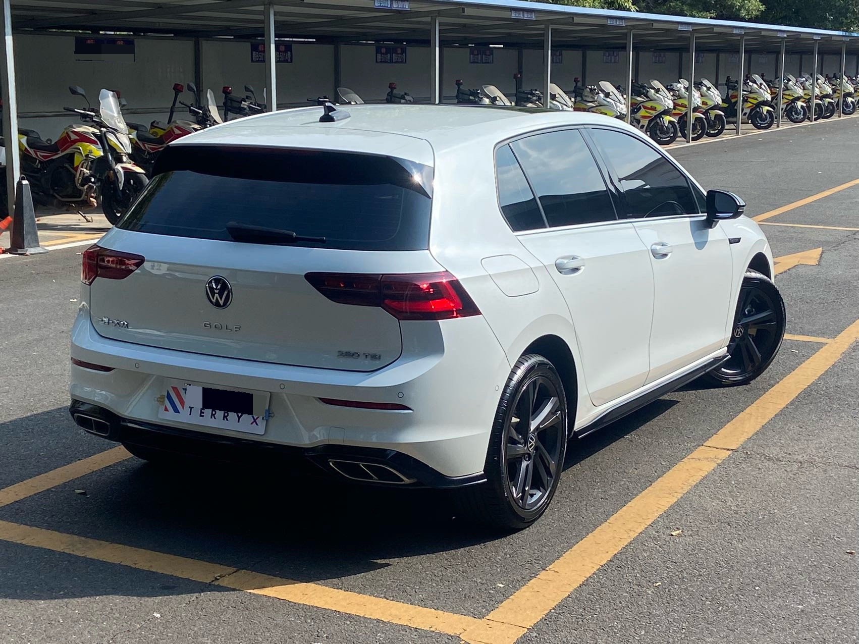 2023 car image #4
